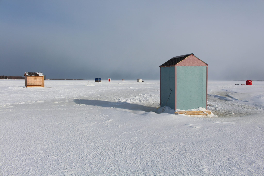 NB : il est bientôt le temps d’enlever les abris de pêche sur la glace