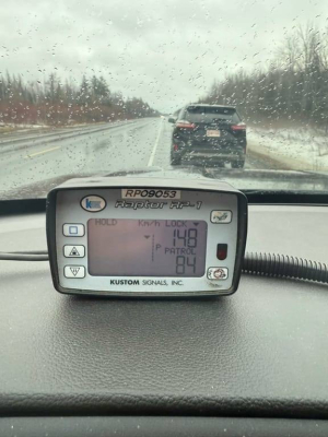 Épinglé à près de 150 km/h